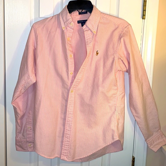 This is a button down shirt - Picture 1 of 4